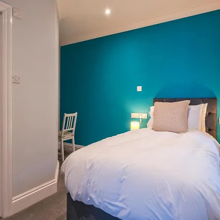 Fieldhead Hotel, ホテル 4*